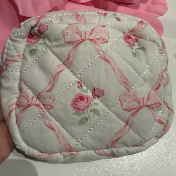 Silver and Pearl Shoe Charm Set with Quilted Floral Pouch - Picture 10 of 10